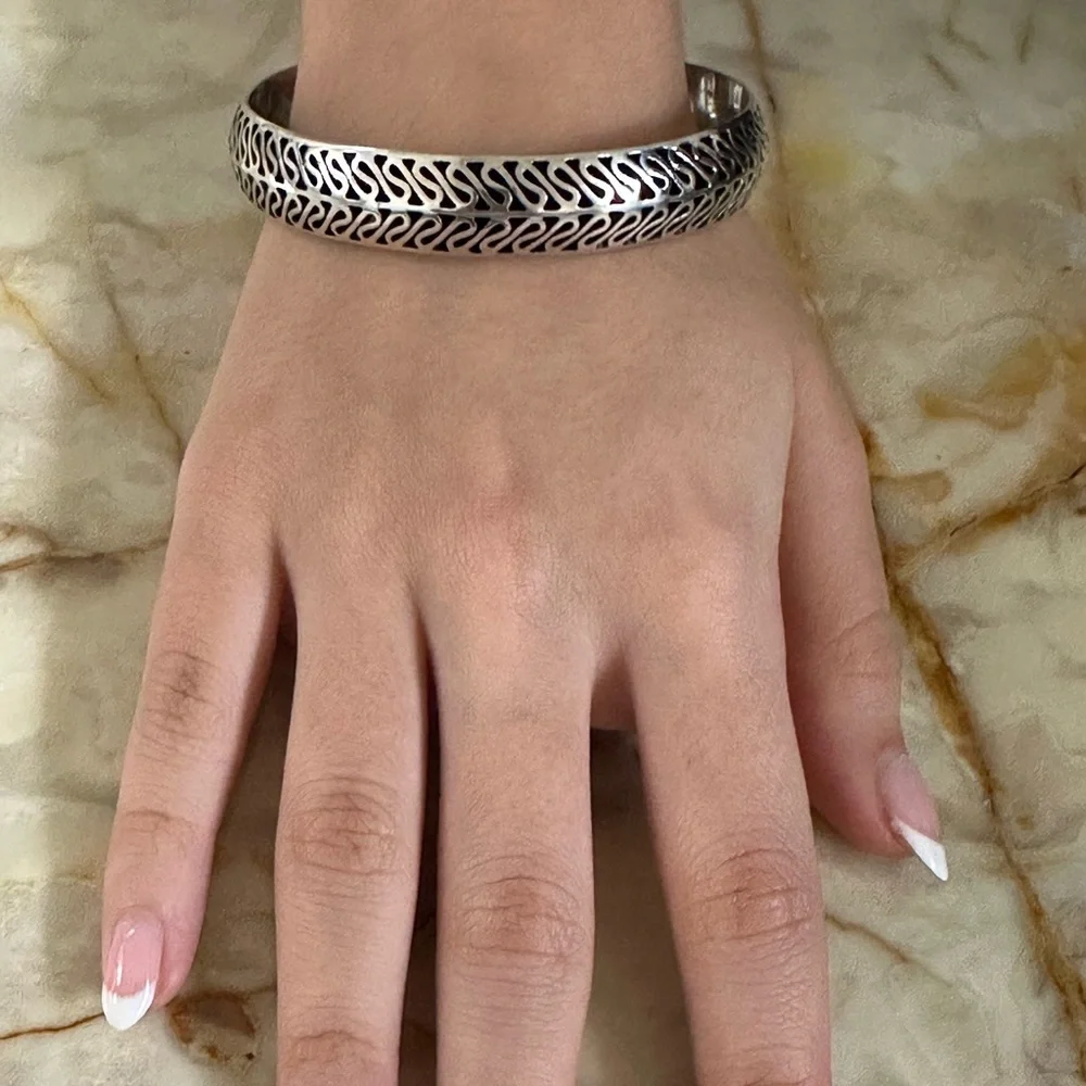 Elegant 925 sterling Silver Patterned Bracelet